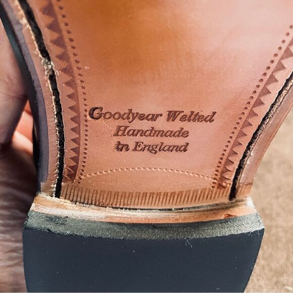 New in Box Loake Mens lace up brogues Made In England handmade 8 US 41 EUR - Picture 8 of 12